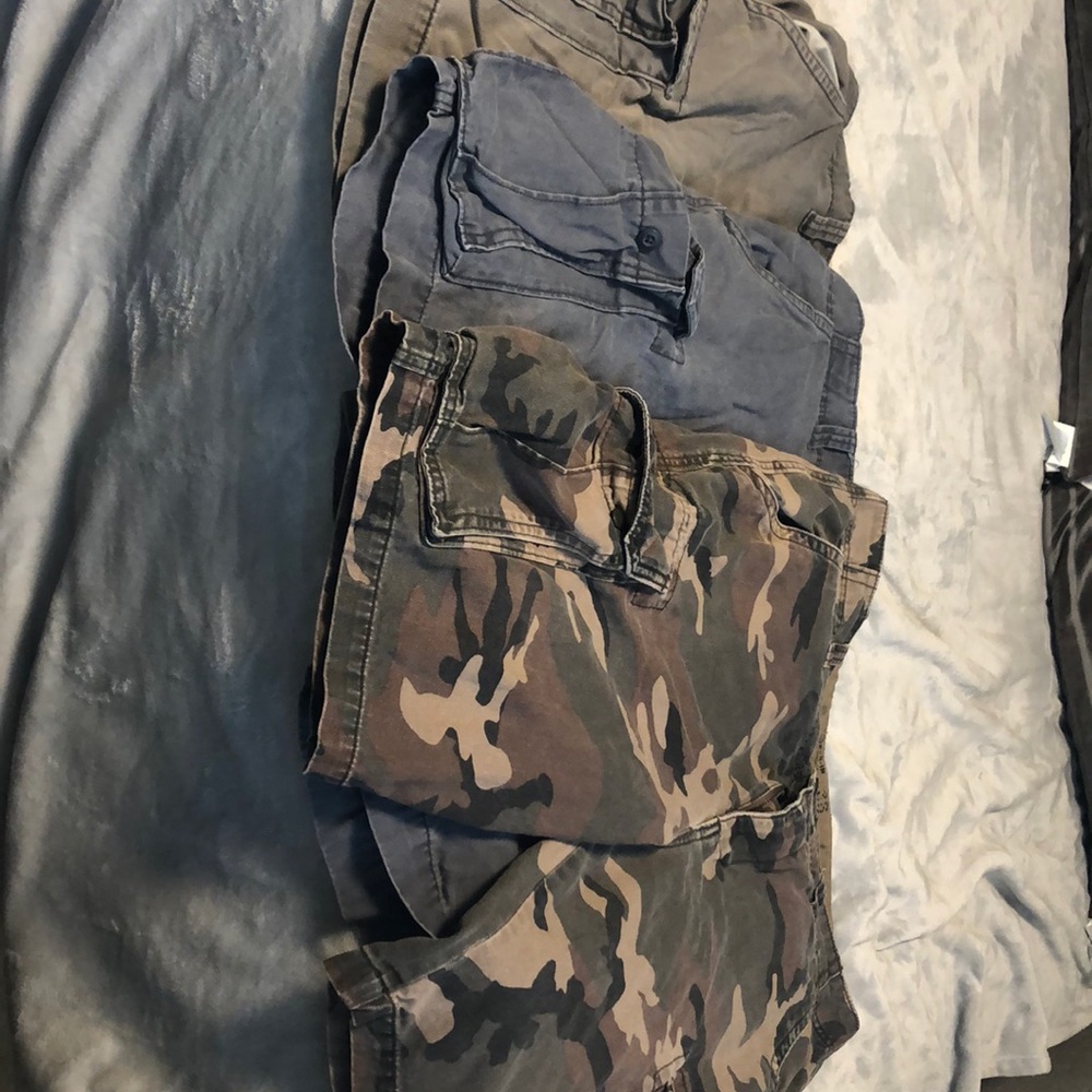 Old navy men’s cargo shorts